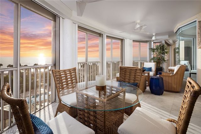 8111 Bay Colony DR 302, Naples, FL 34108