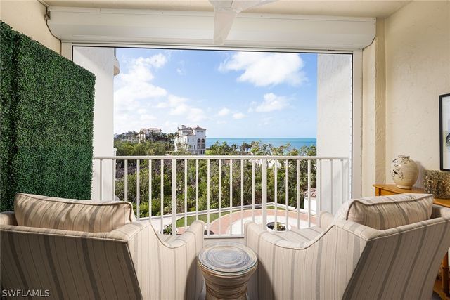 8111 Bay Colony DR 302, Naples, FL 34108