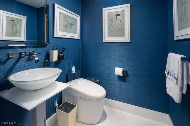 8111 Bay Colony DR 302, Naples, FL 34108