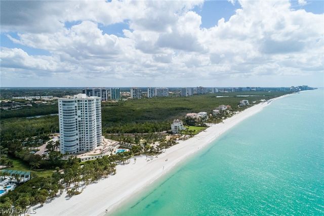 8111 Bay Colony DR 302, Naples, FL 34108