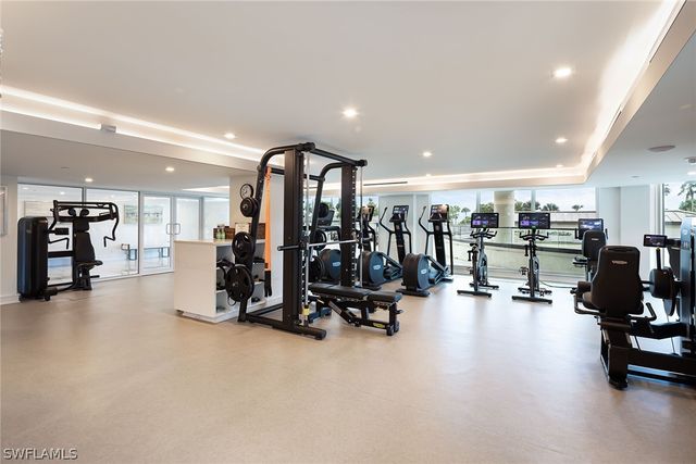 8111 Bay Colony DR 302, Naples, FL 34108