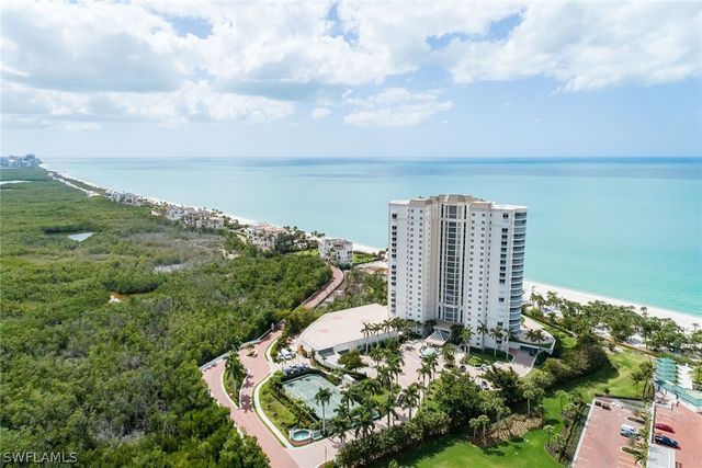 8111 Bay Colony DR 302, Naples, FL 34108