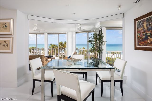 8111 Bay Colony DR 302, Naples, FL 34108