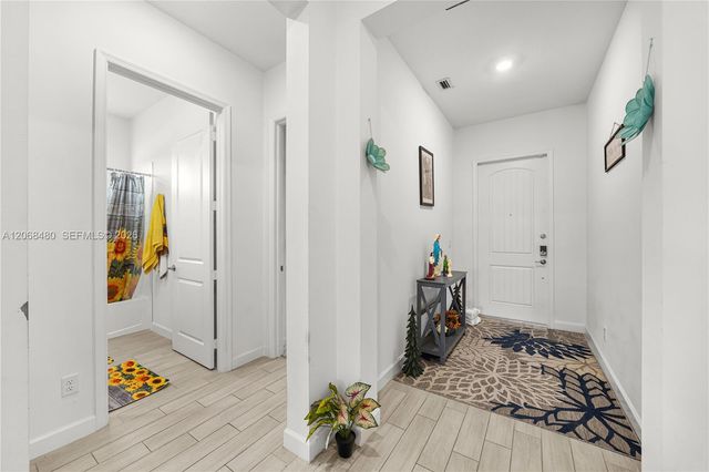 1085 Haywagon Trail, Loxahatchee, FL 33470