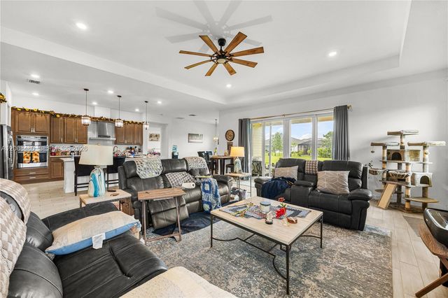 1085 Haywagon Trail, Loxahatchee, FL 33470