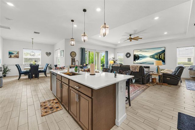 1085 Haywagon Trail, Loxahatchee, FL 33470