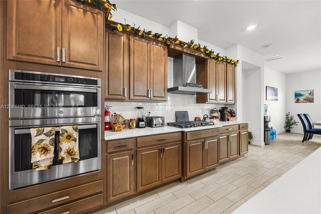 1085 Haywagon Trail, Loxahatchee, FL 33470