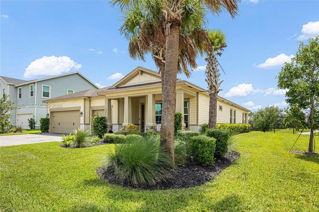 1085 Haywagon Trail, Loxahatchee, FL 33470