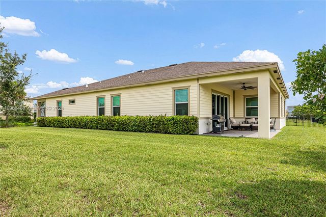 1085 Haywagon Trail, Loxahatchee, FL 33470
