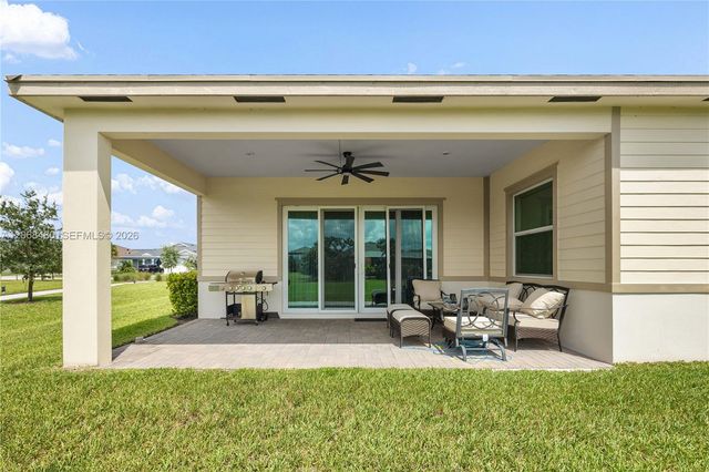 1085 Haywagon Trail, Loxahatchee, FL 33470