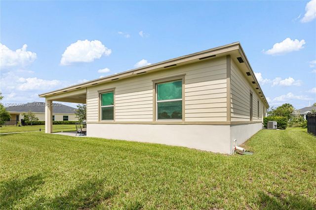 1085 Haywagon Trail, Loxahatchee, FL 33470