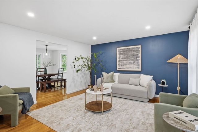 25 North St, Hopkinton, MA 01748