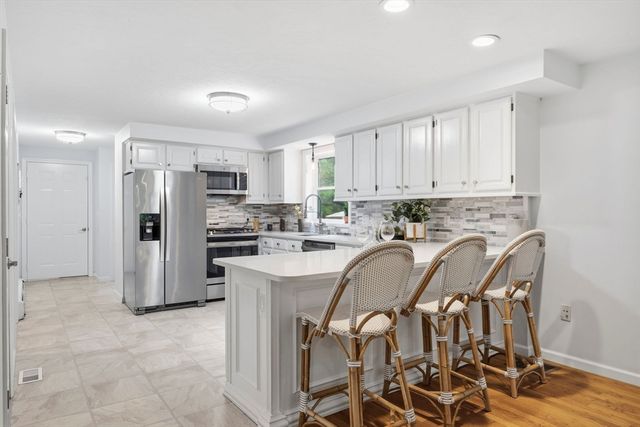 25 North St, Hopkinton, MA 01748