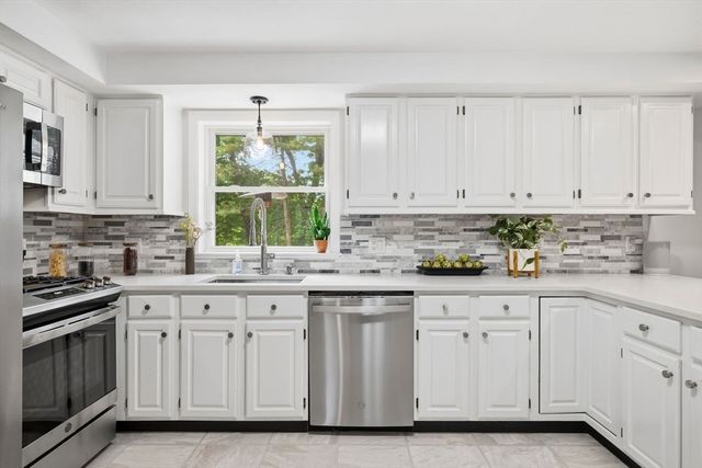 25 North St, Hopkinton, MA 01748