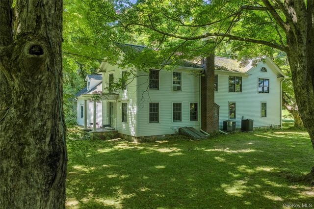 64 S Quaker Hill Road, Pawling, NY 12564