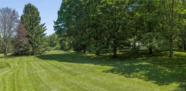 64 S Quaker Hill Road, Pawling, NY 12564