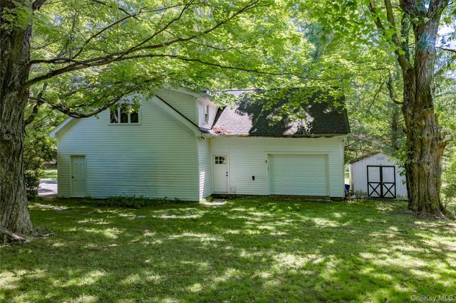 64 S Quaker Hill Road, Pawling, NY 12564