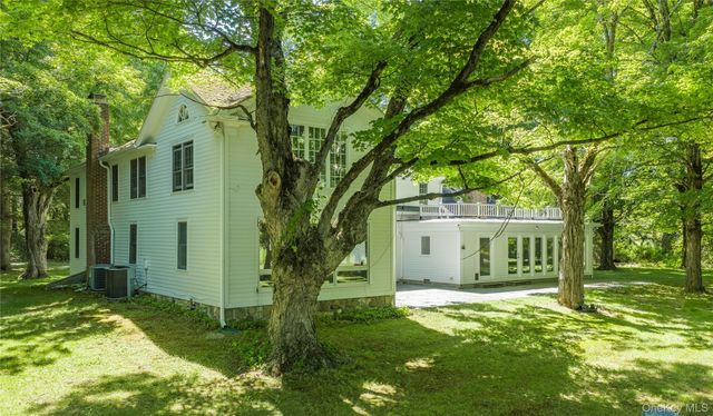 64 S Quaker Hill Road, Pawling, NY 12564