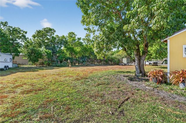 4261 Elwood RD, Fort Myers, FL 33908