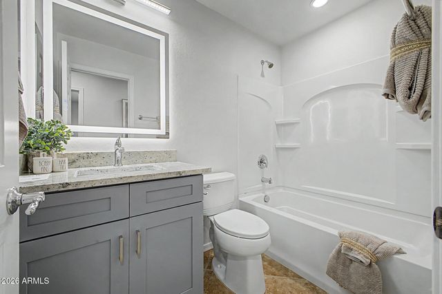 2163 W SCULLY Drive, Phoenix, AZ 85023