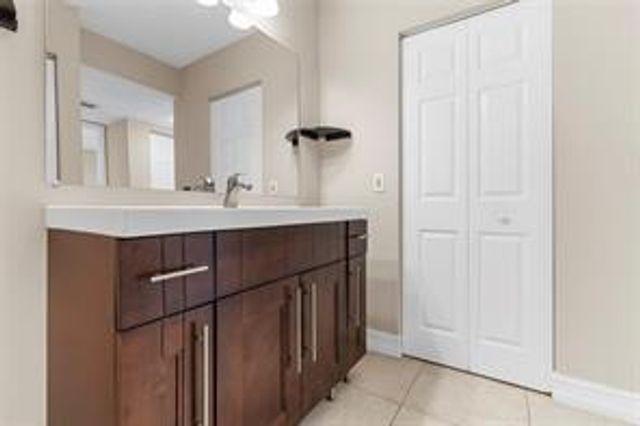 158 Lakeview Drive, Weston, FL 33326