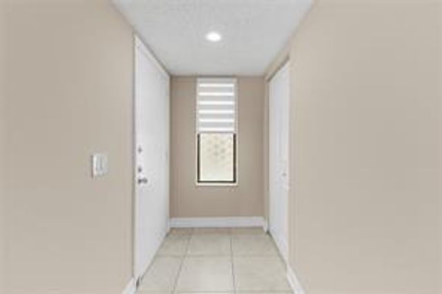 158 Lakeview Drive, Weston, FL 33326