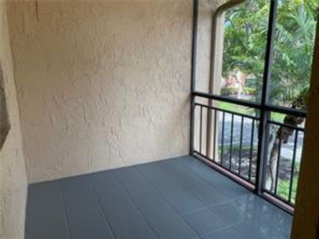 158 Lakeview Drive, Weston, FL 33326