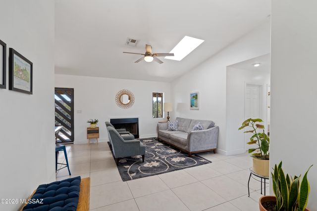 379 Paseo Picamaderos, Rio Rico, AZ 85648