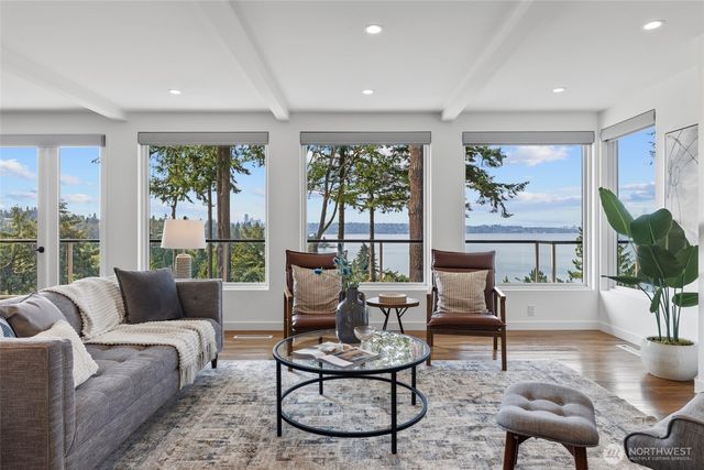 2003 82nd Avenue SE, Mercer Island, WA 98040