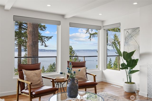 2003 82nd Avenue SE, Mercer Island, WA 98040