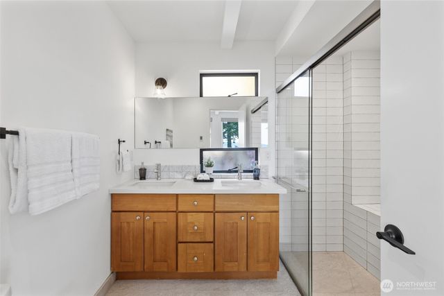 2003 82nd Avenue SE, Mercer Island, WA 98040