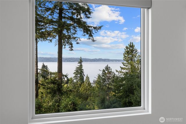 2003 82nd Avenue SE, Mercer Island, WA 98040