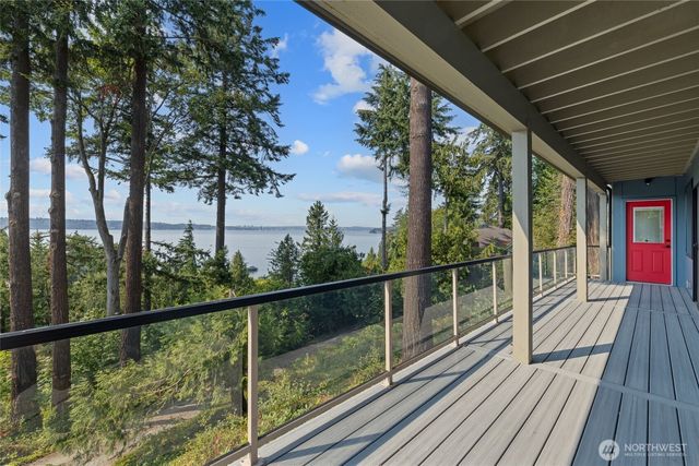 2003 82nd Avenue SE, Mercer Island, WA 98040