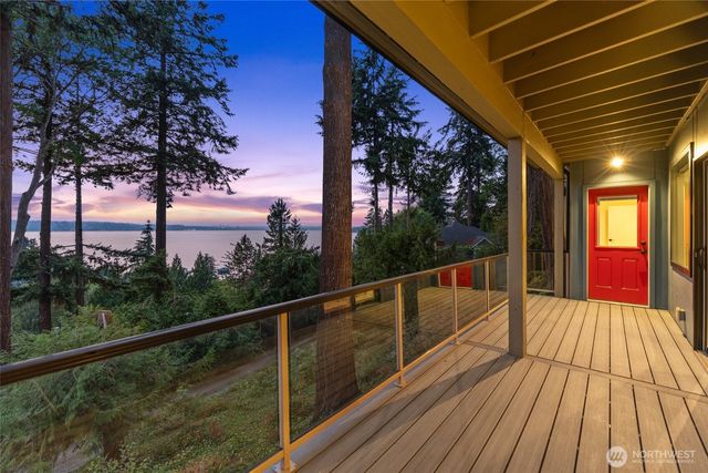 2003 82nd Avenue SE, Mercer Island, WA 98040