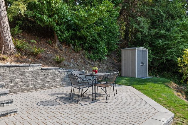2003 82nd Avenue SE, Mercer Island, WA 98040