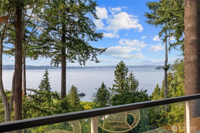 2003 82nd Avenue SE, Mercer Island, WA 98040