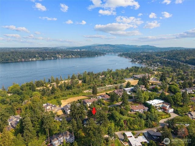 2003 82nd Avenue SE, Mercer Island, WA 98040