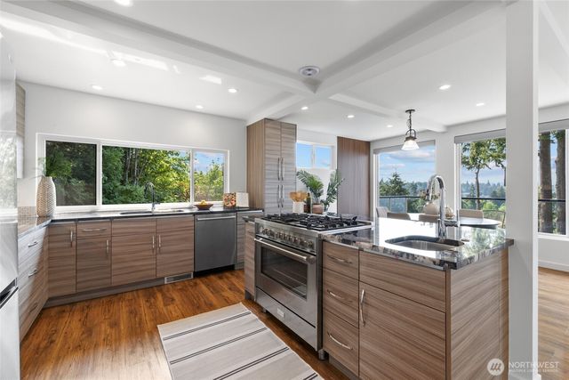 2003 82nd Avenue SE, Mercer Island, WA 98040