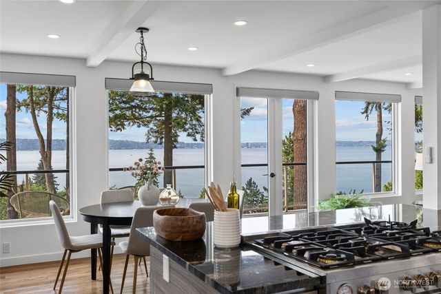 2003 82nd Avenue SE, Mercer Island, WA 98040
