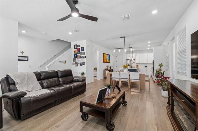 2021 AMELIA BAY PLACE, Valrico, FL 33596