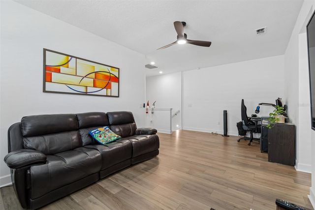 2021 AMELIA BAY PLACE, Valrico, FL 33596