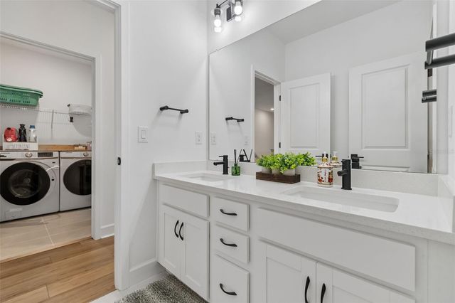 2021 AMELIA BAY PLACE, Valrico, FL 33596