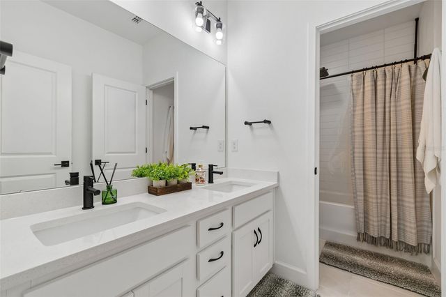 2021 AMELIA BAY PLACE, Valrico, FL 33596