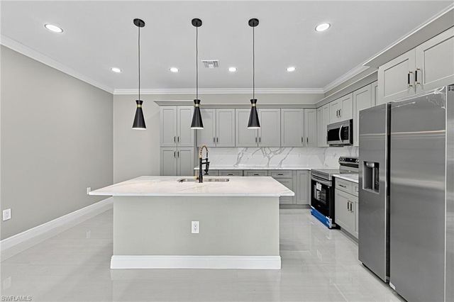 2983 Dunbar AVE, Fort Myers, FL 33916