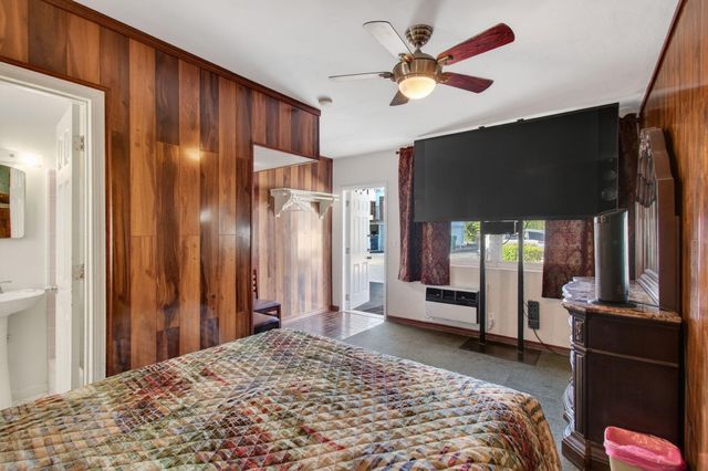 704 N Dixie Highway, Lantana, FL 33462