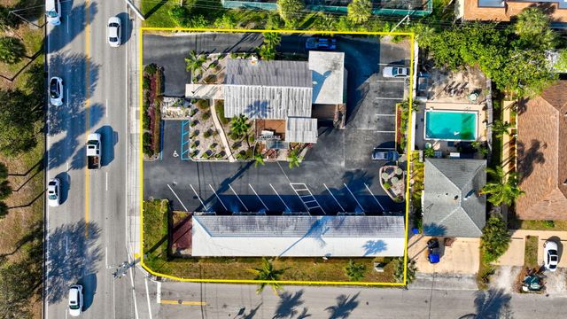 704 N Dixie Highway, Lantana, FL 33462