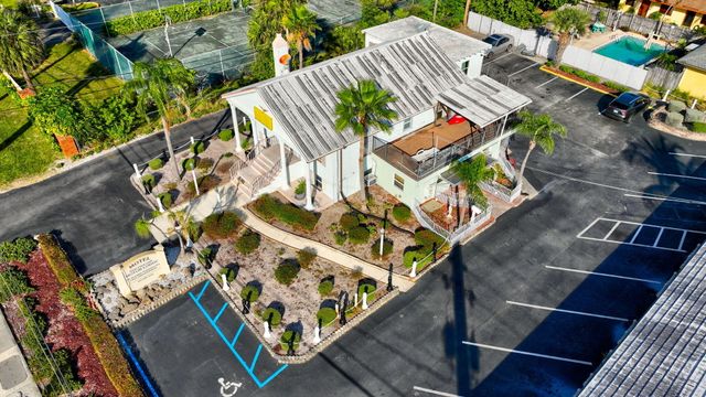 704 N Dixie Highway, Lantana, FL 33462