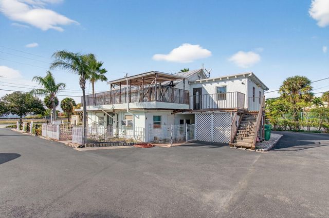 704 N Dixie Highway, Lantana, FL 33462