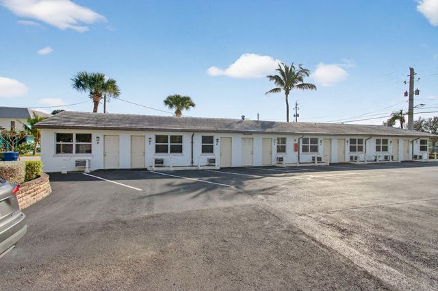 704 N Dixie Highway, Lantana, FL 33462