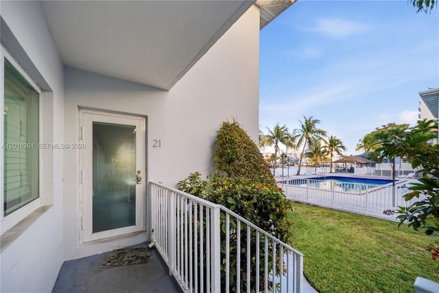 7207 Bay Dr 21, Miami Beach, FL 33141